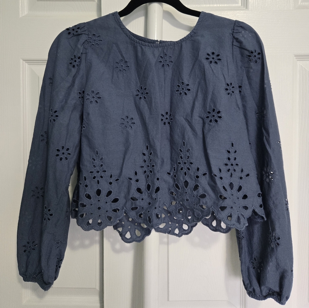 AE Long-Sleeve High Neck Crop Top